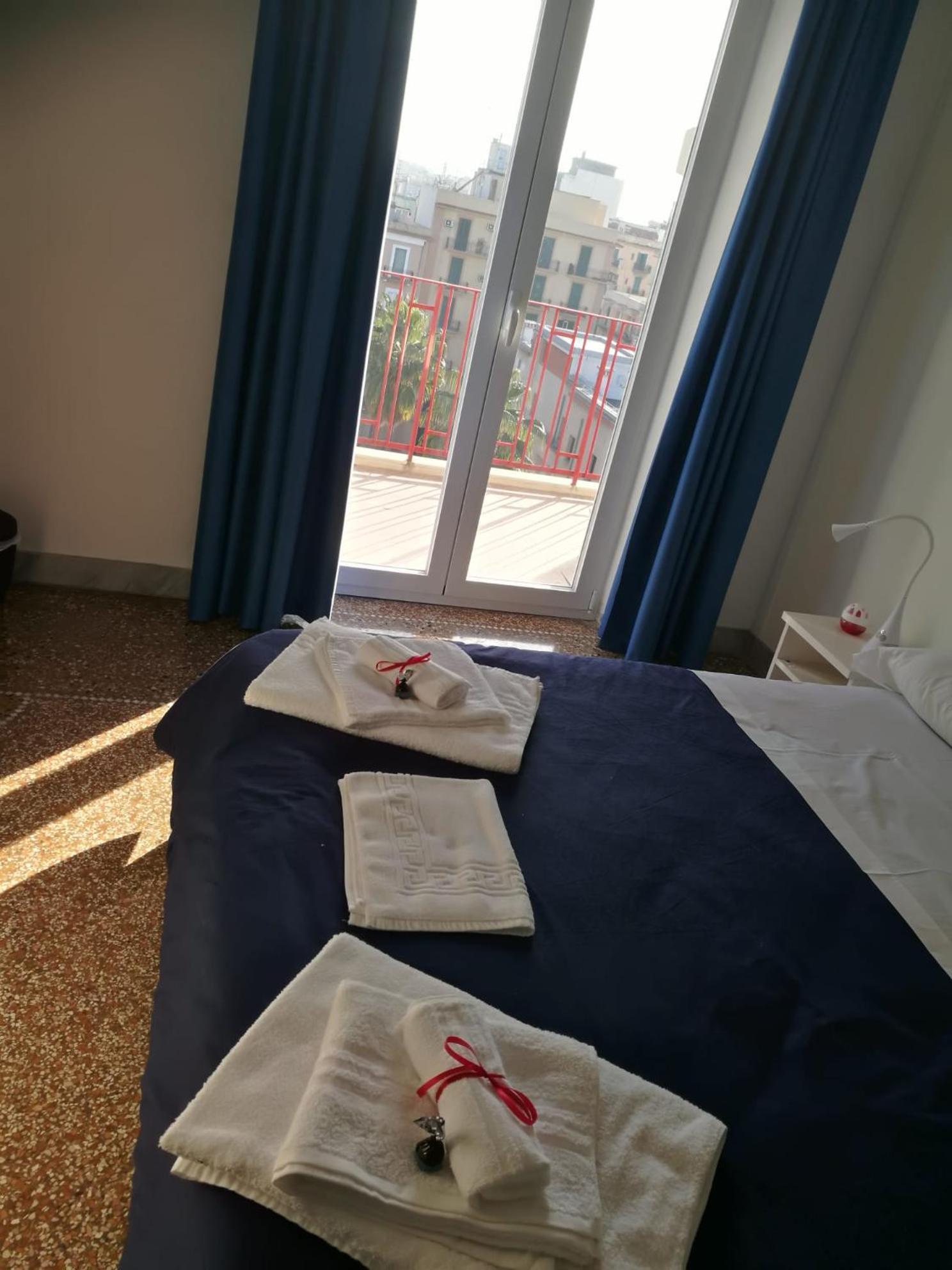 Settimo Sole Affitta Camere Taranto Exterior photo